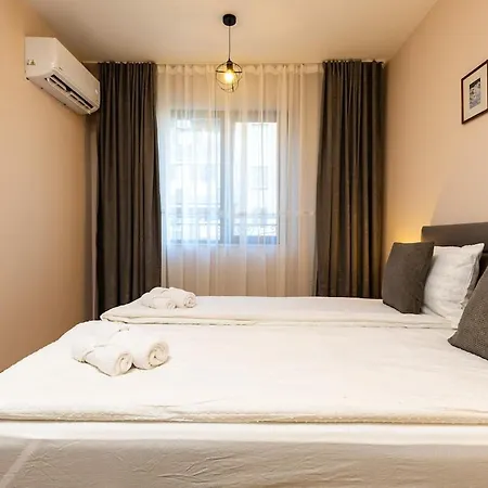 Lovely Venu Close To Old Town Апартаменты