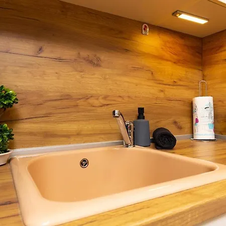 Lovely Venu Close To Old Town Апартаменты *