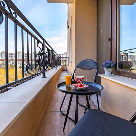 Lovely Venu Close To Old Town