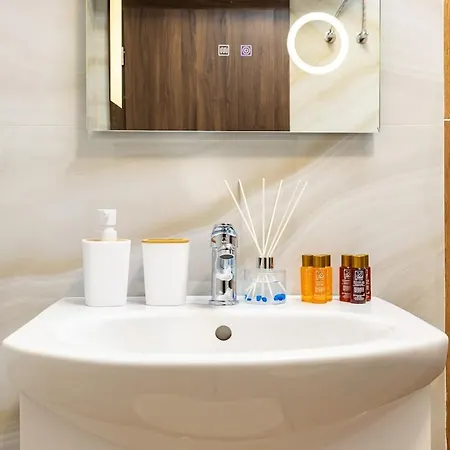 Lovely Venu Close To Old Town *